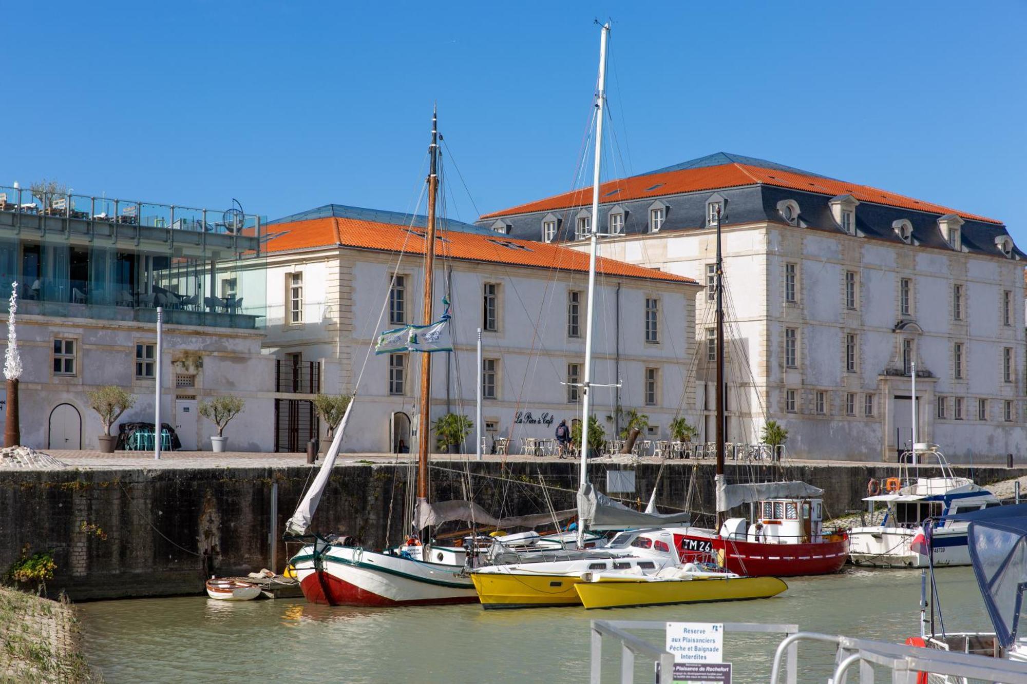 Residence De L'Arsenal Royal - Meubles De Tourisme Ροσφόρ Εξωτερικό φωτογραφία